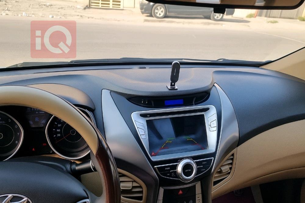 هیۆندای ئەلەنترا